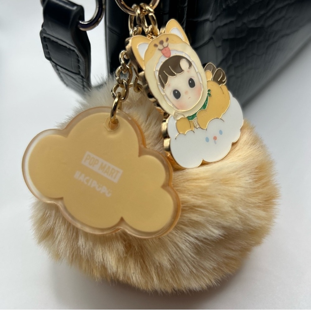 Pop Mart - Hacipupu Snuggle With You Pendant ( Lucky Puppy )